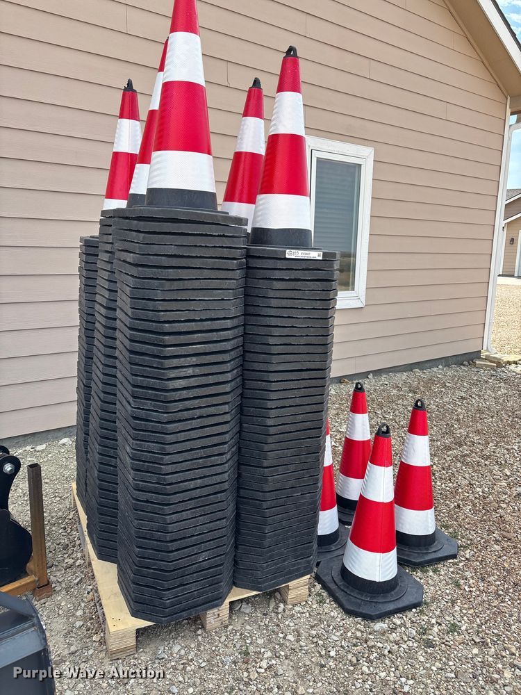 image for item EV2027 (225) IRanch IRSTC road safety cones