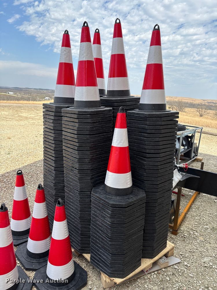 image for item EV2027 (225) IRanch IRSTC road safety cones