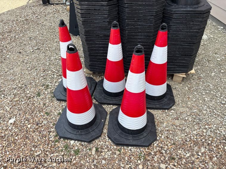 image for item EV2027 (225) IRanch IRSTC road safety cones