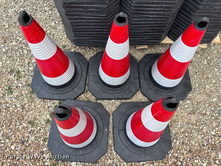 image for item EV2027 (225) IRanch IRSTC road safety cones