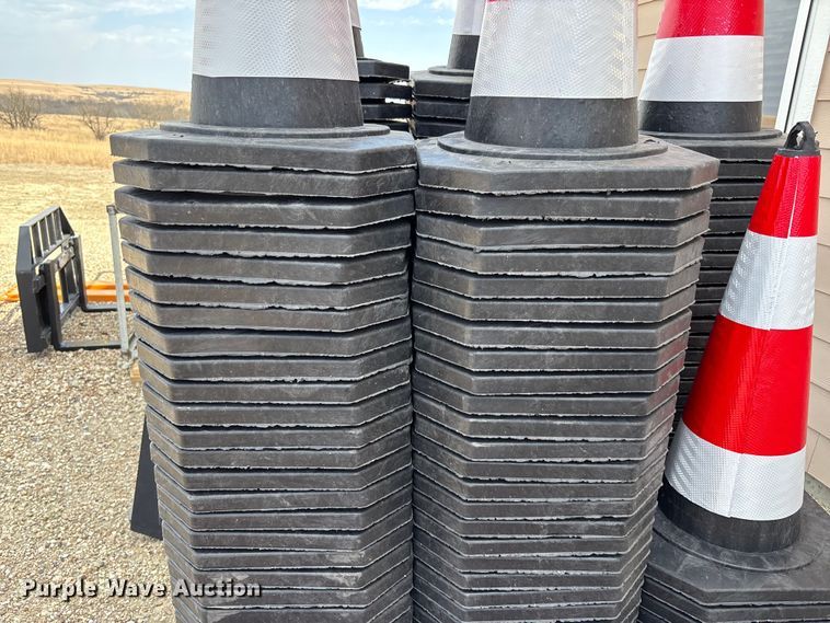 image for item EV2027 (225) IRanch IRSTC road safety cones