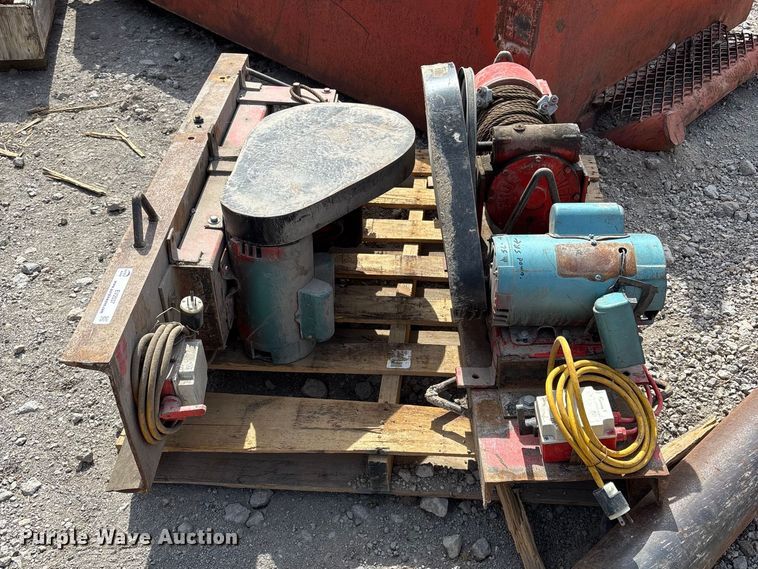 image for item EV2037 Wenches