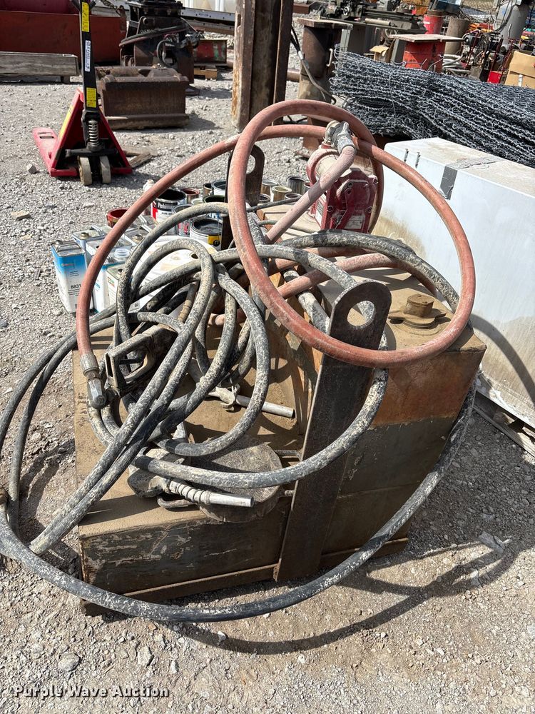 image for item EV2038 (3) auxiliary fuel tanks