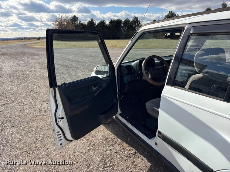 image for item EV2838 1995 Suzuki Sidekick SUV