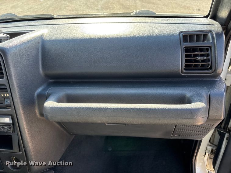 image for item EV2838 1995 Suzuki Sidekick SUV