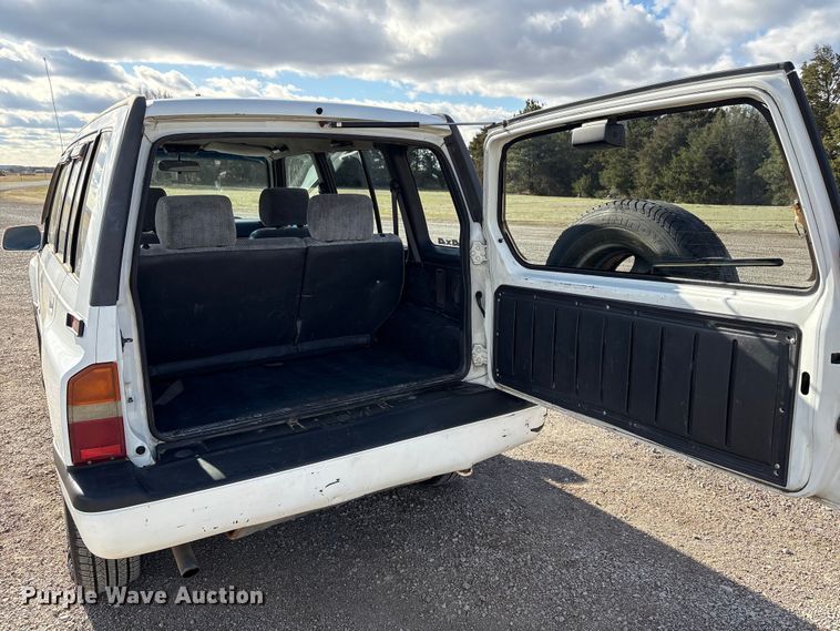 image for item EV2838 1995 Suzuki Sidekick SUV