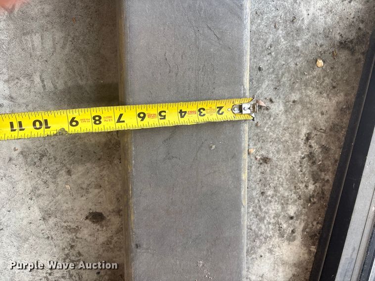 image for item EV2896 Yale MPB040-EN24T2748 pallet jack