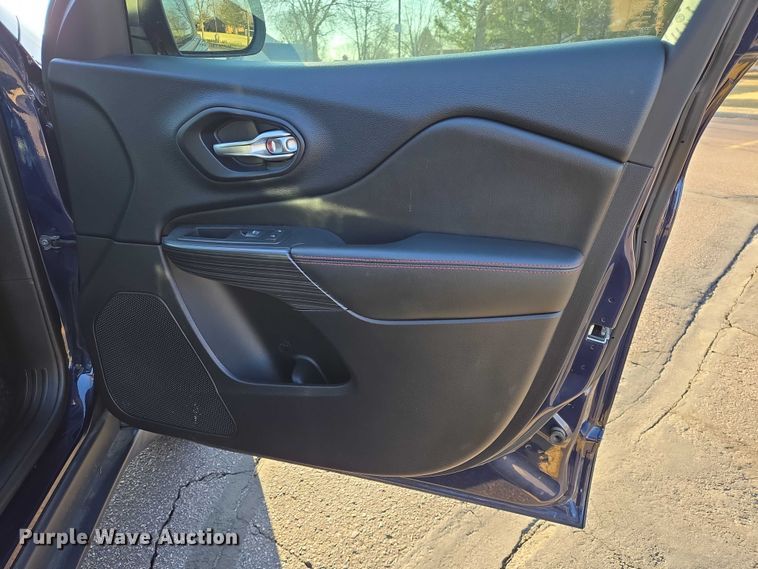 image for item EV5723 2016 Jeep Cherokee SUV