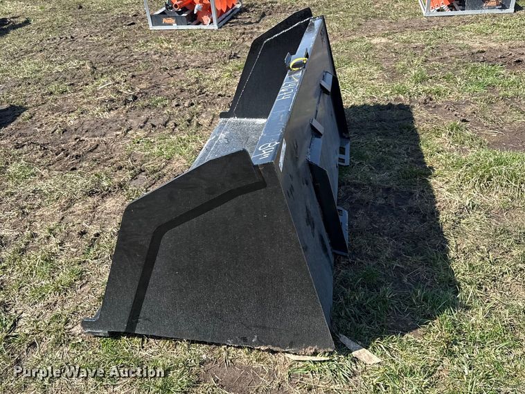 image for item EV7562 Skid steer bucket