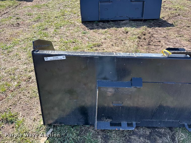 image for item EV7562 Skid steer bucket