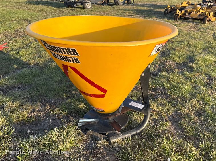 image for item EV7623 Frontier SS3067B spreader