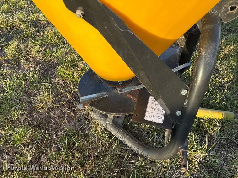 image for item EV7623 Frontier SS3067B spreader