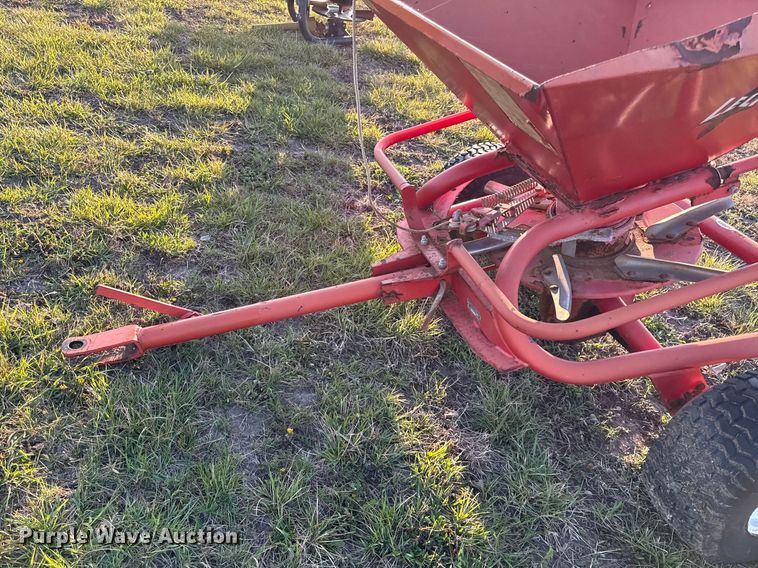 image for item EV7624 1995 Lely spreader