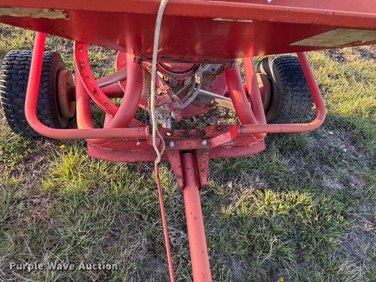 image for item EV7624 1995 Lely spreader