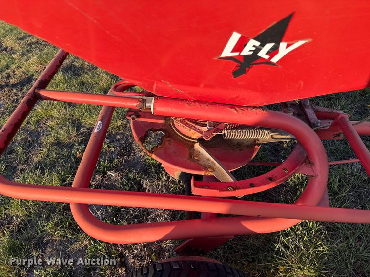 image for item EV7624 1995 Lely spreader