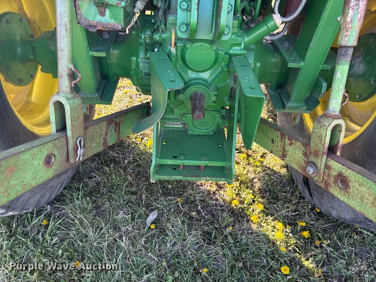 image for item EV7628 1993 John Deere 970 tractor