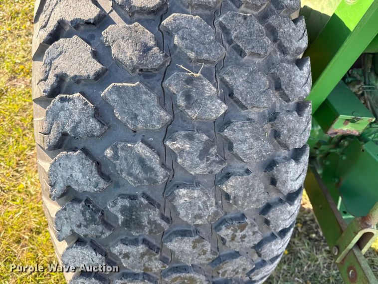 image for item EV7628 1993 John Deere 970 tractor