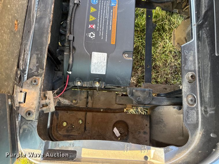 image for item EV7632 EZGO elite RXV golf cart