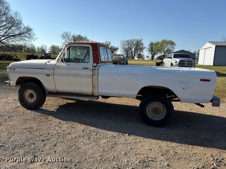 image for item EV7654 1976 Ford F250 pickup truck
