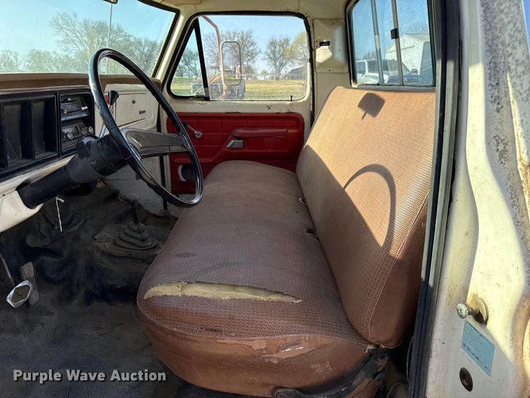 image for item EV7654 1976 Ford F250 pickup truck