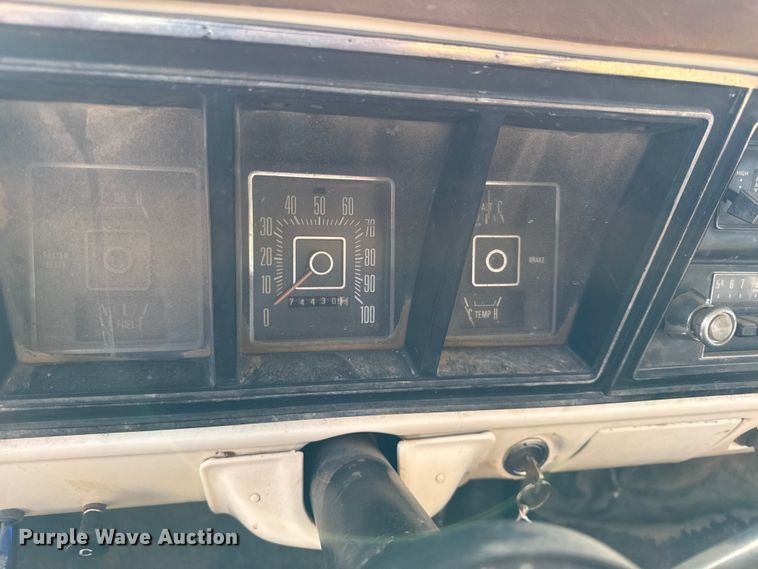 image for item EV7654 1976 Ford F250 pickup truck