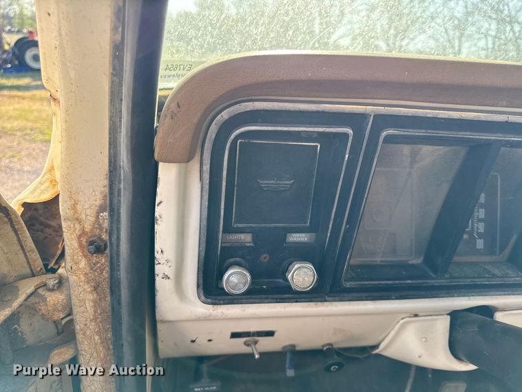 image for item EV7654 1976 Ford F250 pickup truck