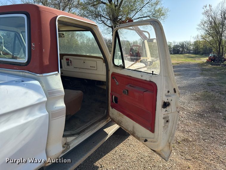 image for item EV7654 1976 Ford F250 pickup truck