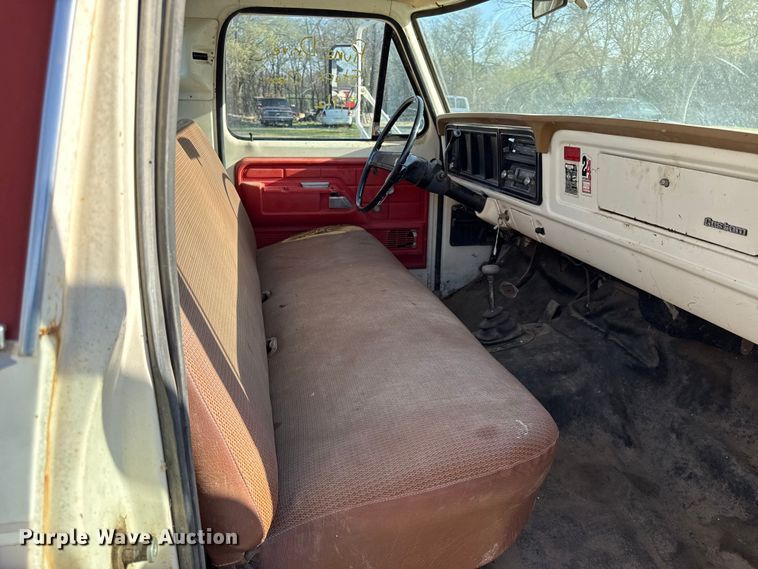 image for item EV7654 1976 Ford F250 pickup truck
