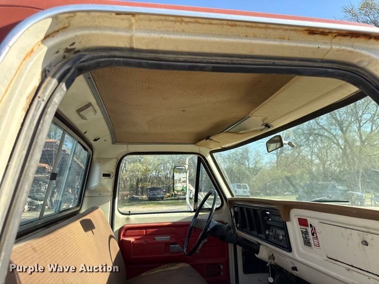 image for item EV7654 1976 Ford F250 pickup truck