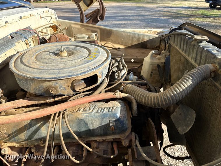 image for item EV7654 1976 Ford F250 pickup truck
