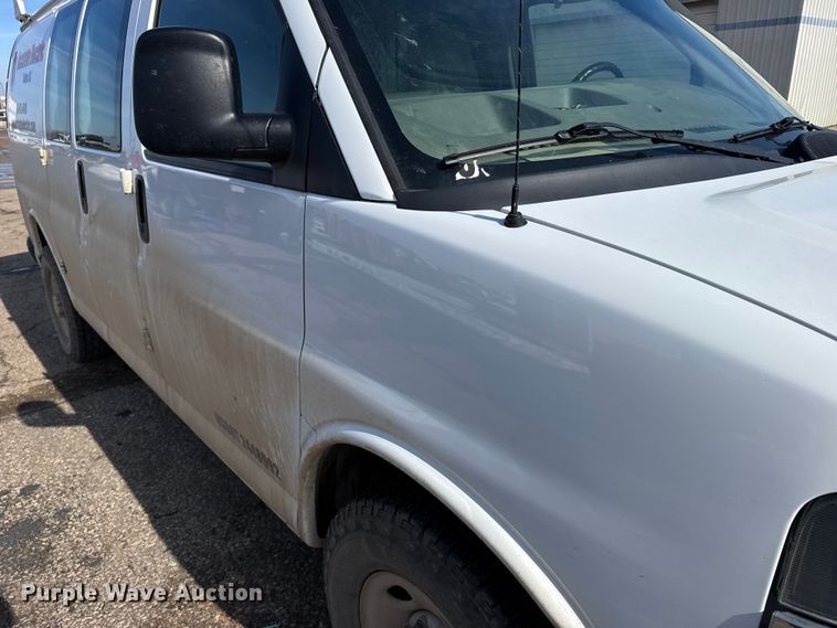 image for item FB0723 2015 Chevrolet Express 2500 van