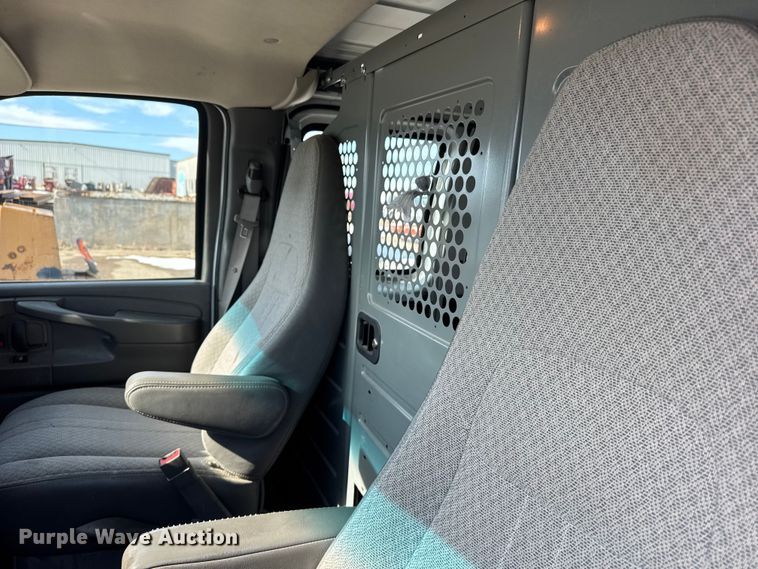 image for item FB0723 2015 Chevrolet Express 2500 van