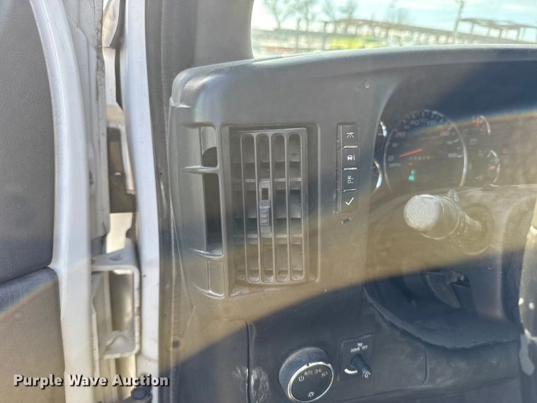 image for item FB0723 2015 Chevrolet Express 2500 van