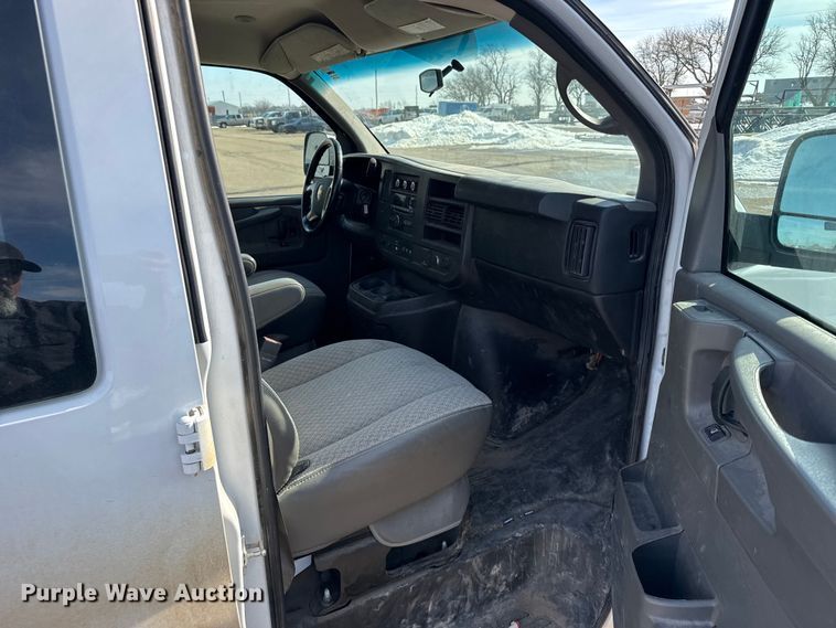 image for item FB0723 2015 Chevrolet Express 2500 van