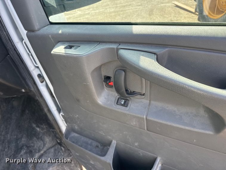 image for item FB0723 2015 Chevrolet Express 2500 van