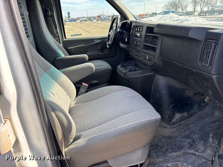 image for item FB0723 2015 Chevrolet Express 2500 van