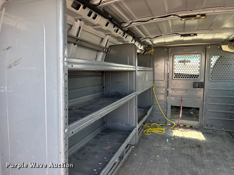 image for item FB0723 2015 Chevrolet Express 2500 van