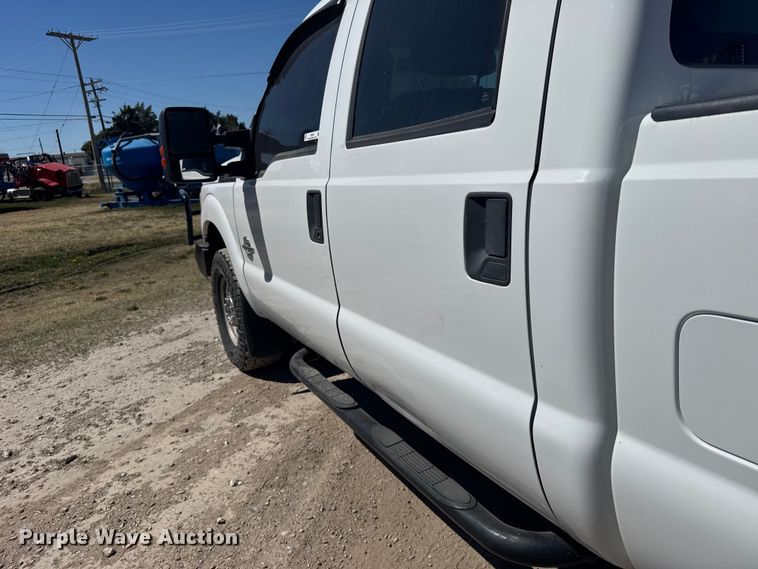 image for item FB0959 2011 Ford F250 Super Duty Crew Cab pickup truck