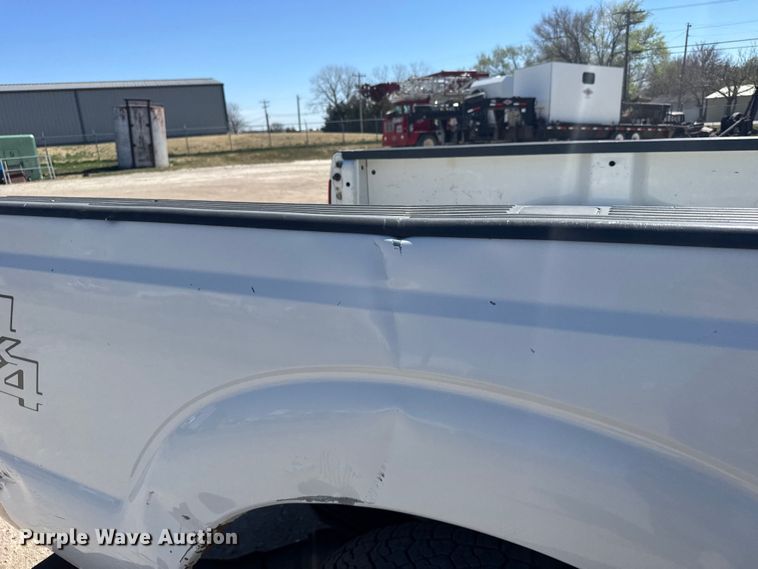 image for item FB0959 2011 Ford F250 Super Duty Crew Cab pickup truck