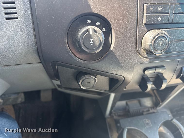 image for item FB0959 2011 Ford F250 Super Duty Crew Cab pickup truck