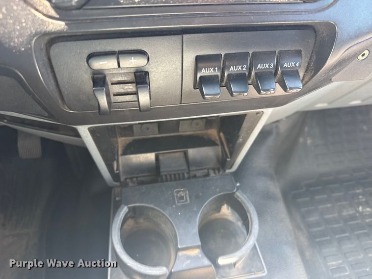 image for item FB0959 2011 Ford F250 Super Duty Crew Cab pickup truck