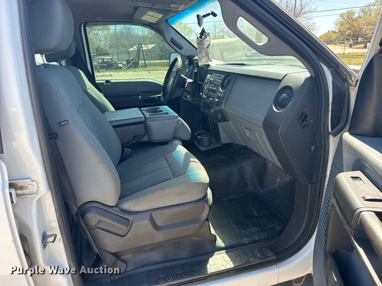 image for item FB0959 2011 Ford F250 Super Duty Crew Cab pickup truck