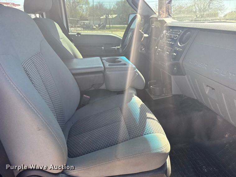 image for item FB0959 2011 Ford F250 Super Duty Crew Cab pickup truck