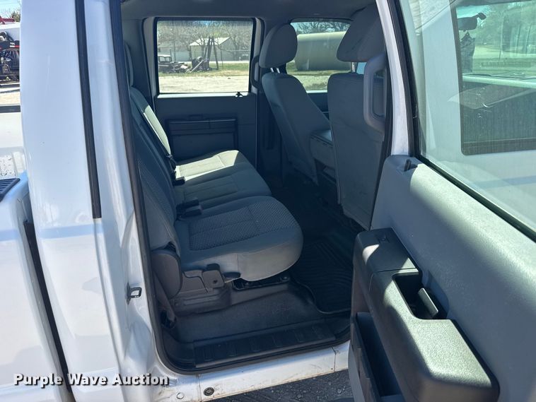 image for item FB0959 2011 Ford F250 Super Duty Crew Cab pickup truck