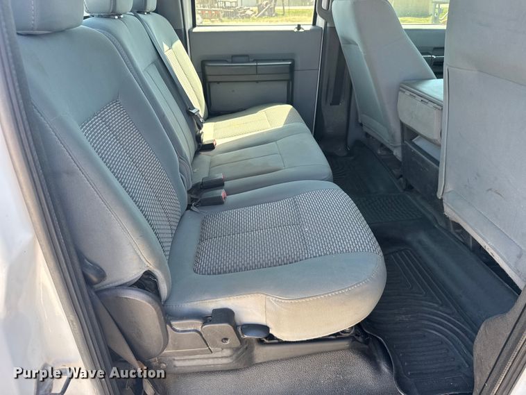 image for item FB0959 2011 Ford F250 Super Duty Crew Cab pickup truck