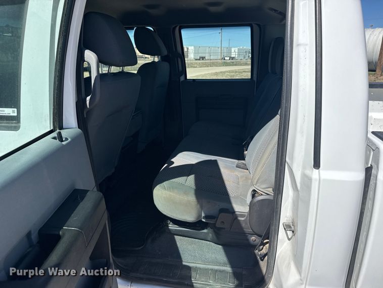 image for item FB0959 2011 Ford F250 Super Duty Crew Cab pickup truck