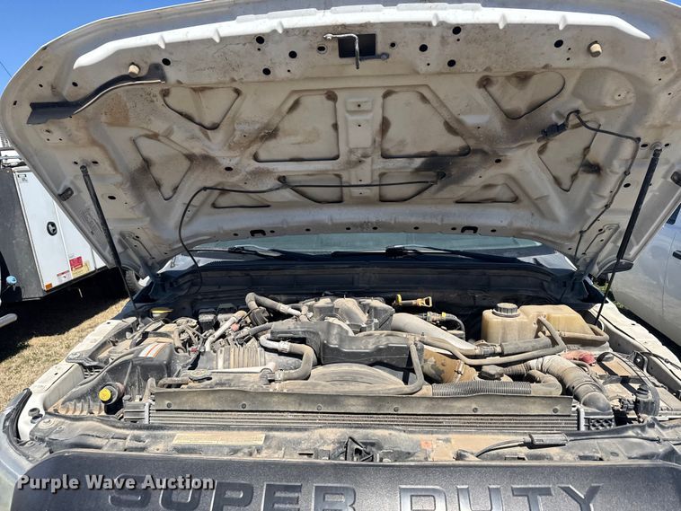 image for item FB0959 2011 Ford F250 Super Duty Crew Cab pickup truck