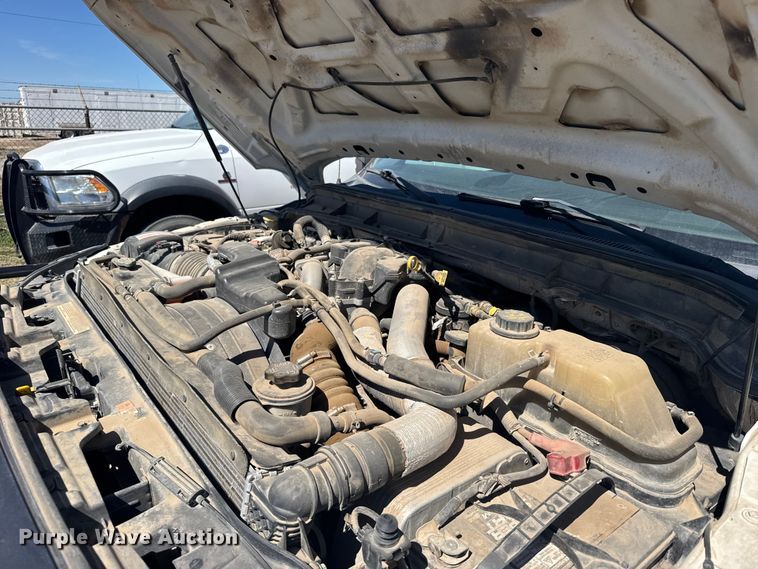 image for item FB0959 2011 Ford F250 Super Duty Crew Cab pickup truck