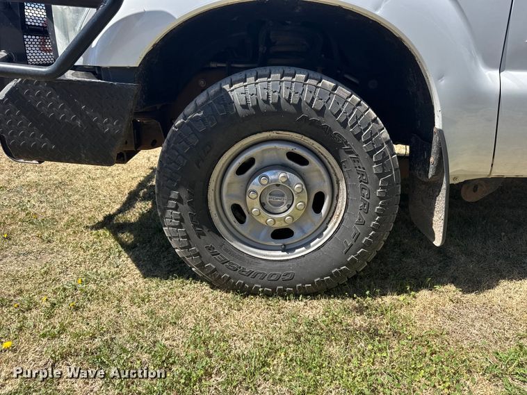 image for item FB0959 2011 Ford F250 Super Duty Crew Cab pickup truck