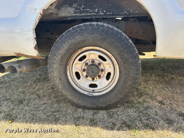 image for item FB0959 2011 Ford F250 Super Duty Crew Cab pickup truck